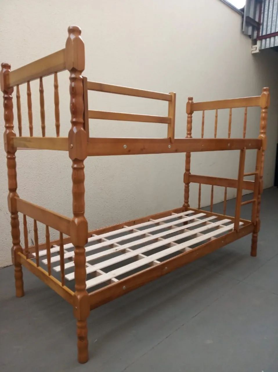 Cama Beliche de Madeira Maciça Torneada Nova, Entrego  - Foto 3