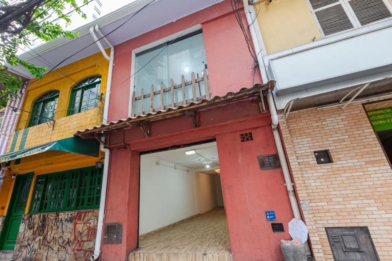 Casa comercial na Rua Bandeira Paulista, 189  100 m²