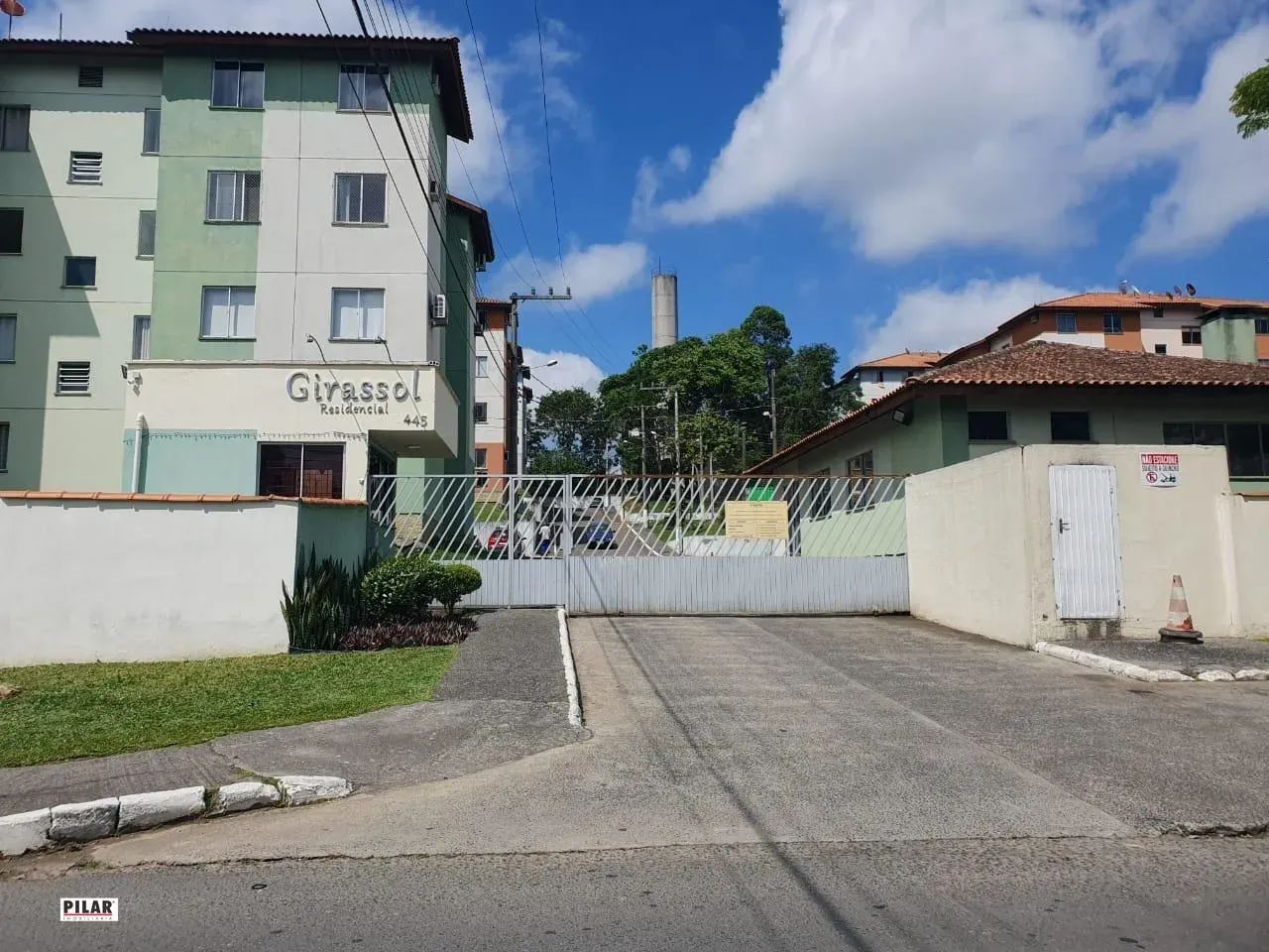 Apto de 02 dormitórios semi mobiliado Bairro Santo Antônio