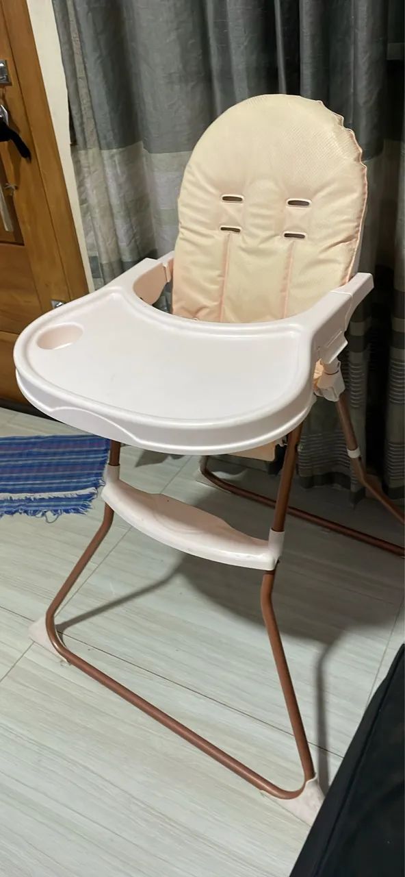 Cadeirinha de alimentação 