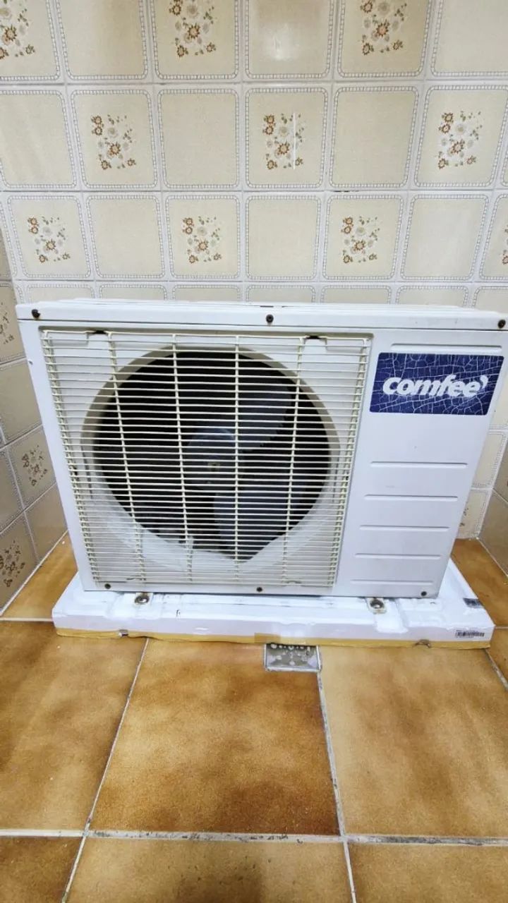 Ar Condicionado Comfee 12.000 BTU (com gás) - Foto 2
