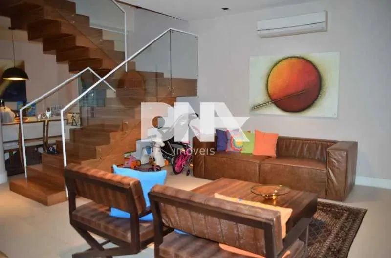 Casa de rua : Triplex / Residencial / Humaitá - Foto 4