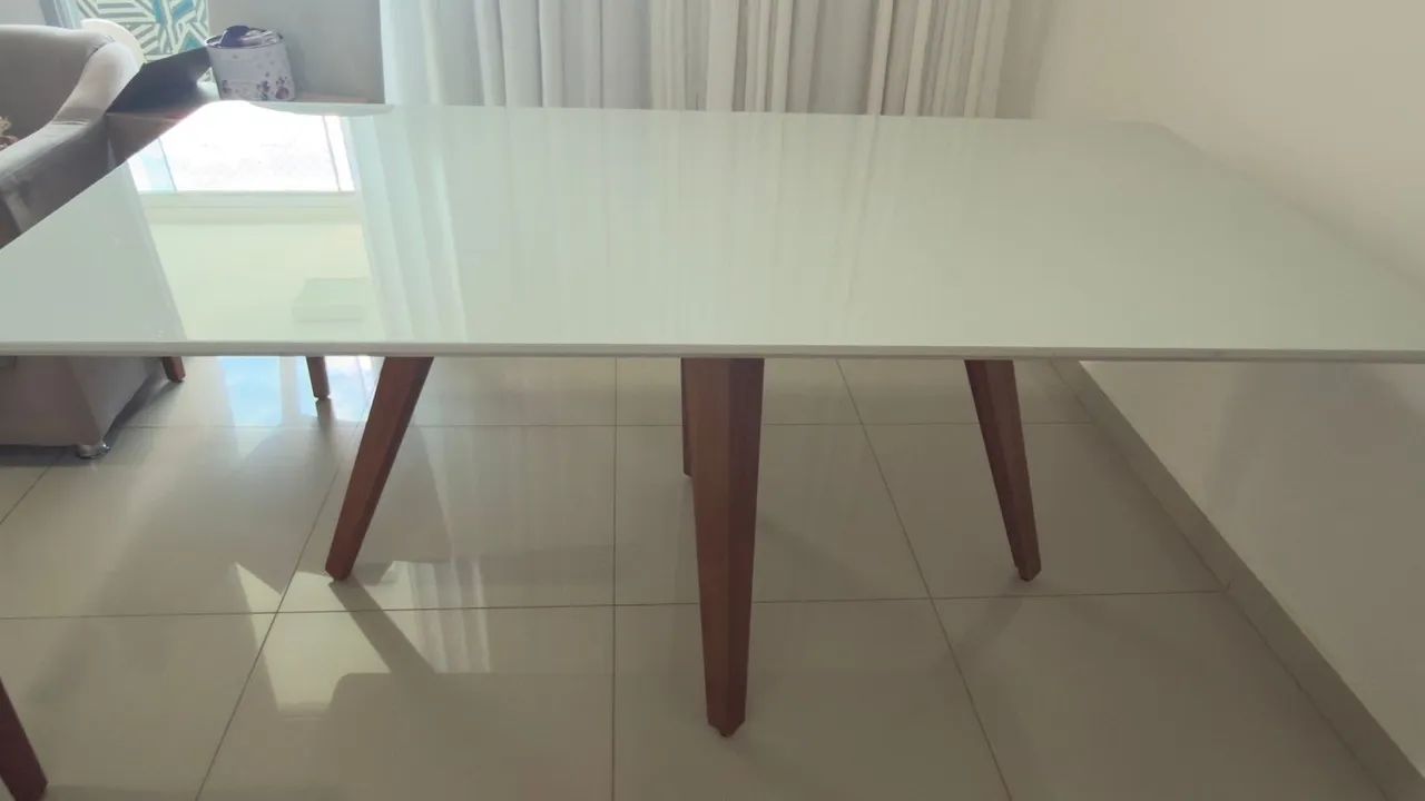 Mesa de 6 lugares madeira com tampo de vidro 