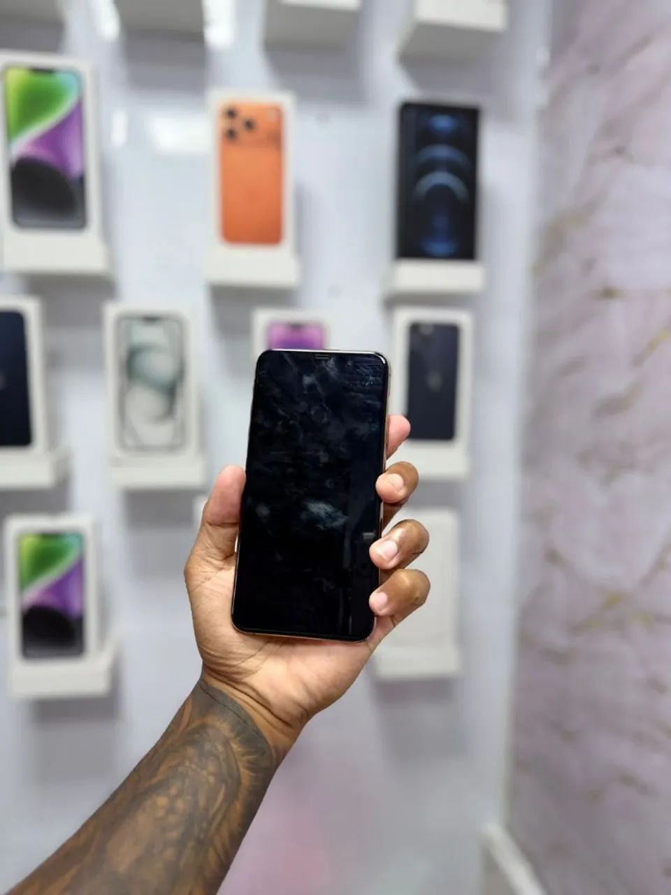 IPHONE 11 PRO MAX 64GB GOLD<br>R$ 1.699,00 - Foto 5