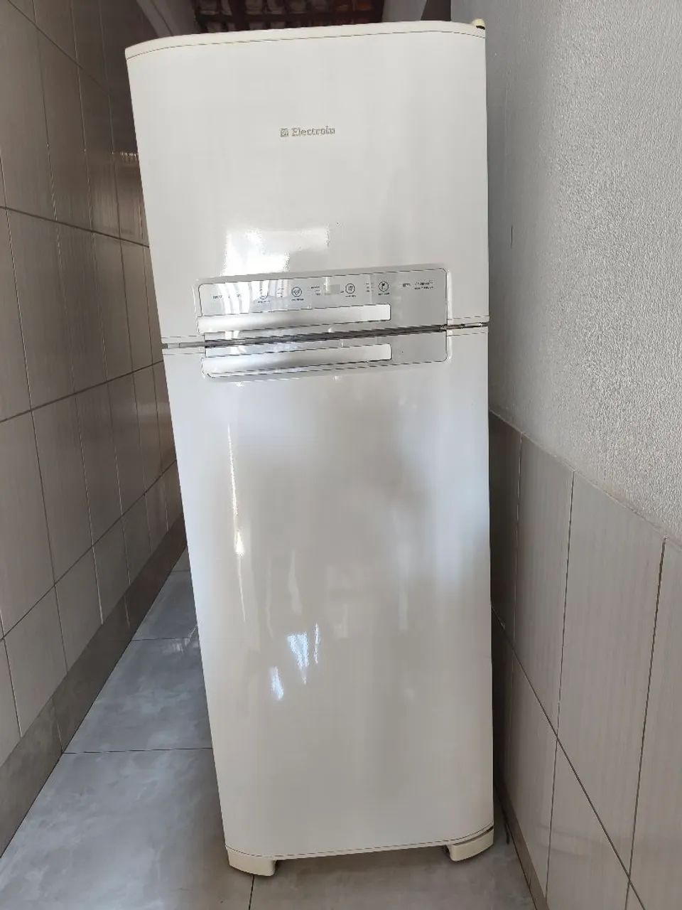Geladeira Eletroluz 440 L 