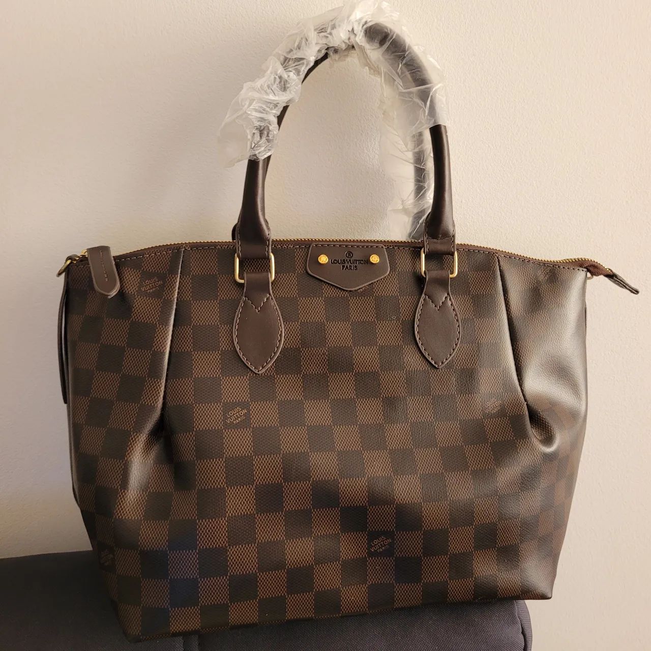 Bolsa marrom LV nova média 