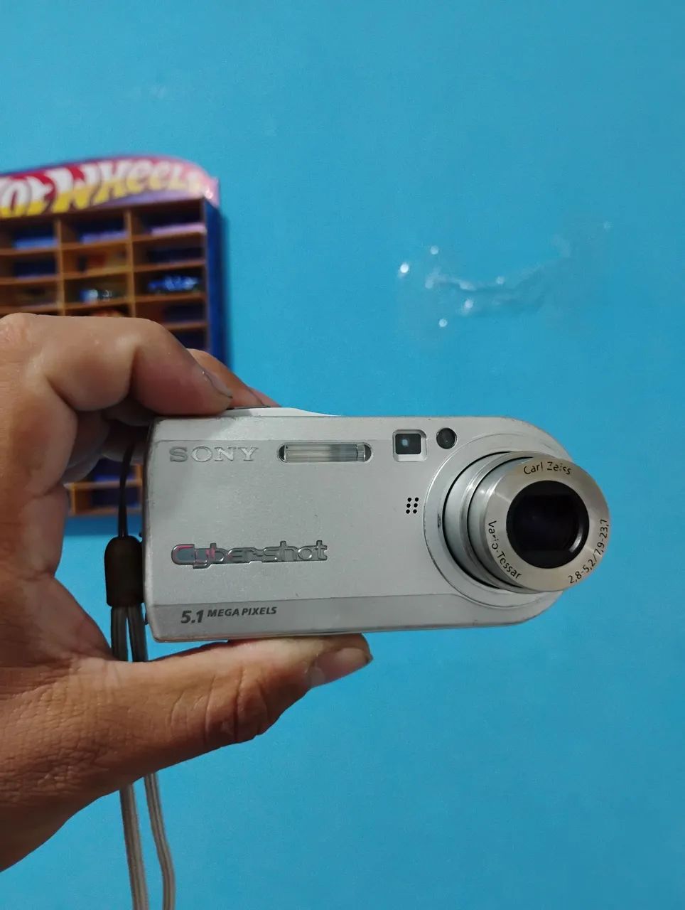 Camera digital cyber-shot 5.1 mp P100