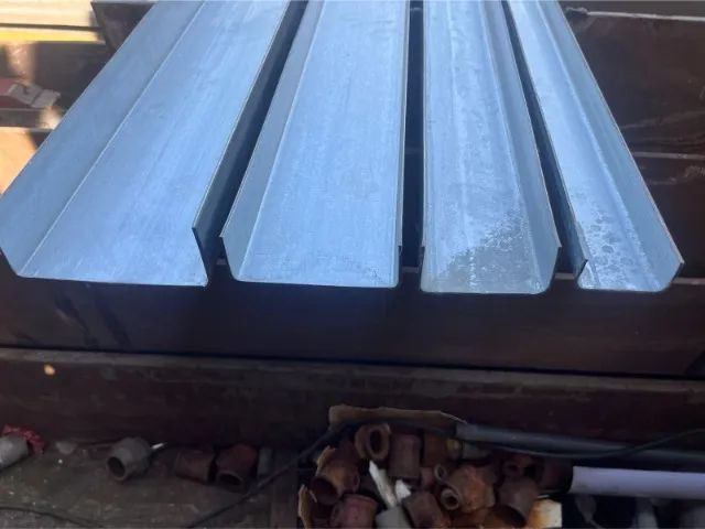 Perfil U 2, 3, 4 e 5 polegadas novas galvanizadas / Viga u de ferro / Perfil metálico - Foto 4