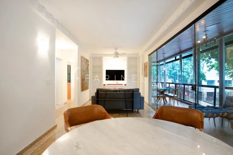 Apartamento mobiliado e com varanda em ótima locação do Leblon. - Foto 2