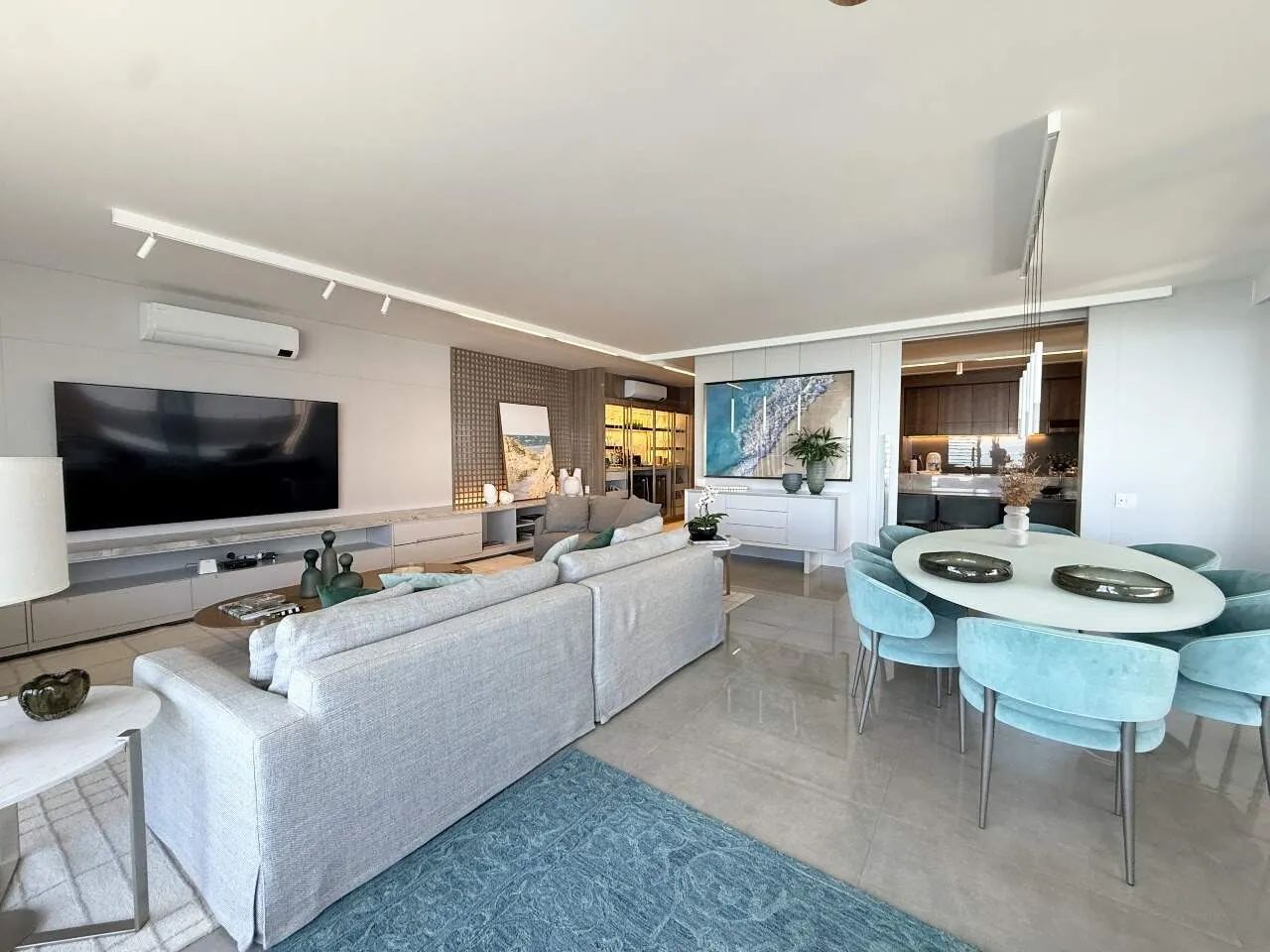 Venda | Apartamento 4 suítes + 3 vagas
