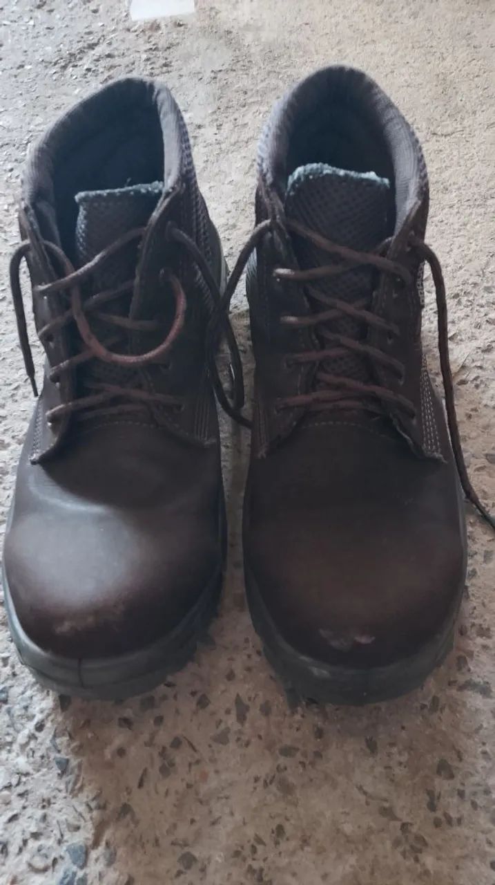 Bota EPI número 44