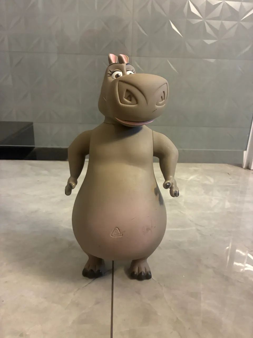 Boneco Glória - hipopótamo do Madagascar