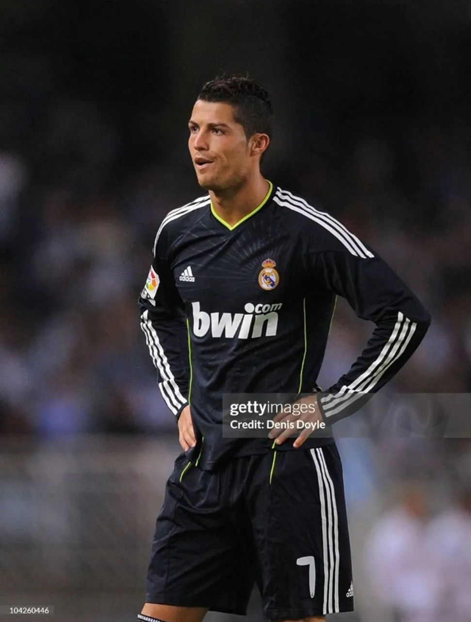 camisa real madrid 2010/2011 - Foto 5
