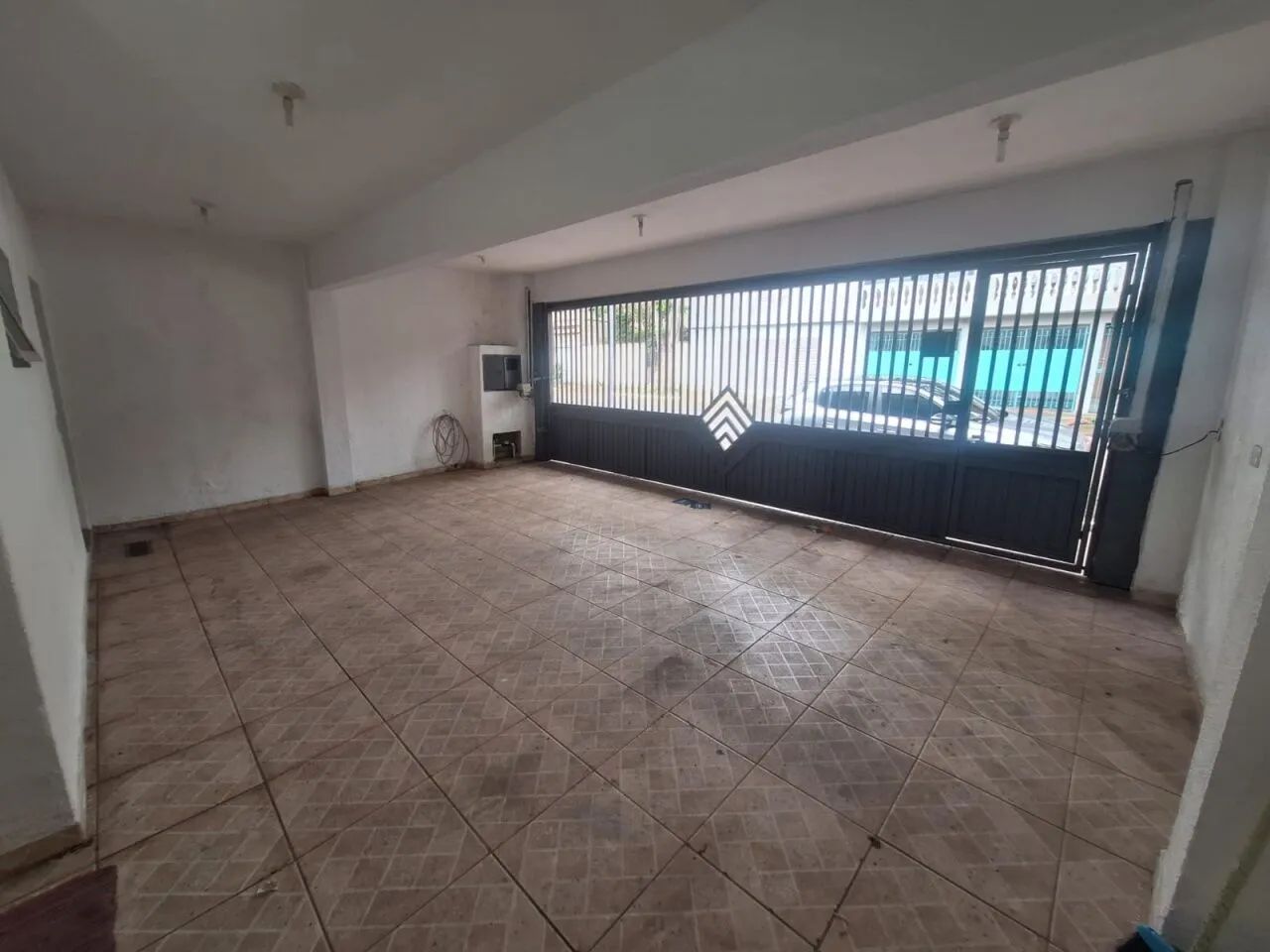CASA TERREA COM 3 QUARTOS E 1EDICULA FL26