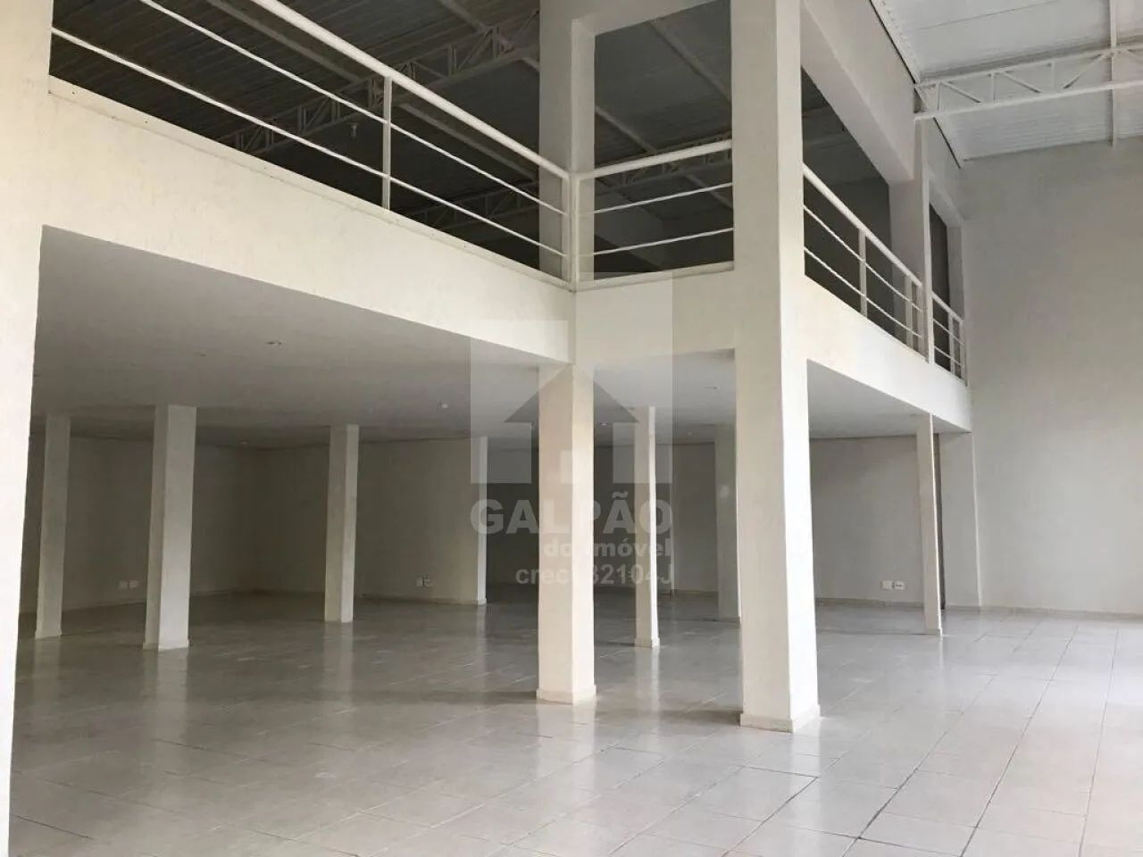 Oportunidade imóvel de esquina moderno, pronto para uso com ar condicionado e pé direto du
