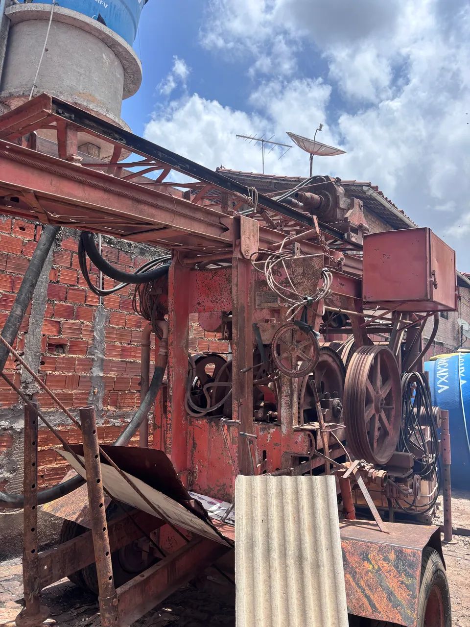 Vendo máquina mista . Percusora e rotativa . 