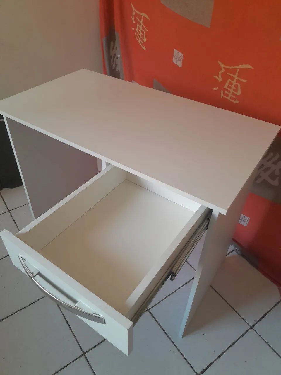 Escrivaninha com gaveta  - Foto 5