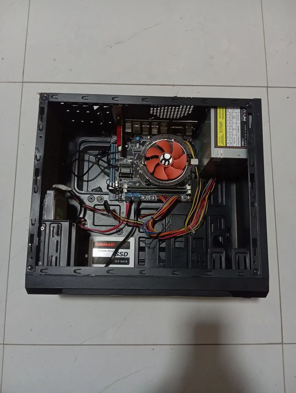 CPU em bom estado, com sdd, wi-fi wireless e cabos