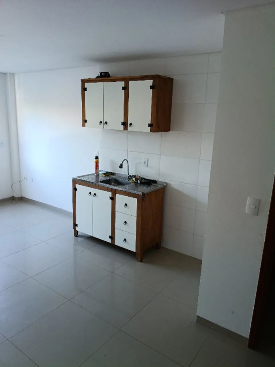 CAMPECHE ÓTIMA LOCALIZAÇÃO ANUAL 2 QUARTOS E GARAGEM.  - Foto 4
