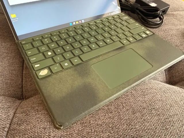Microsoft Surface Pro 9 - i7 - 16GB DDR5 - 25GB SSD - Notebooks