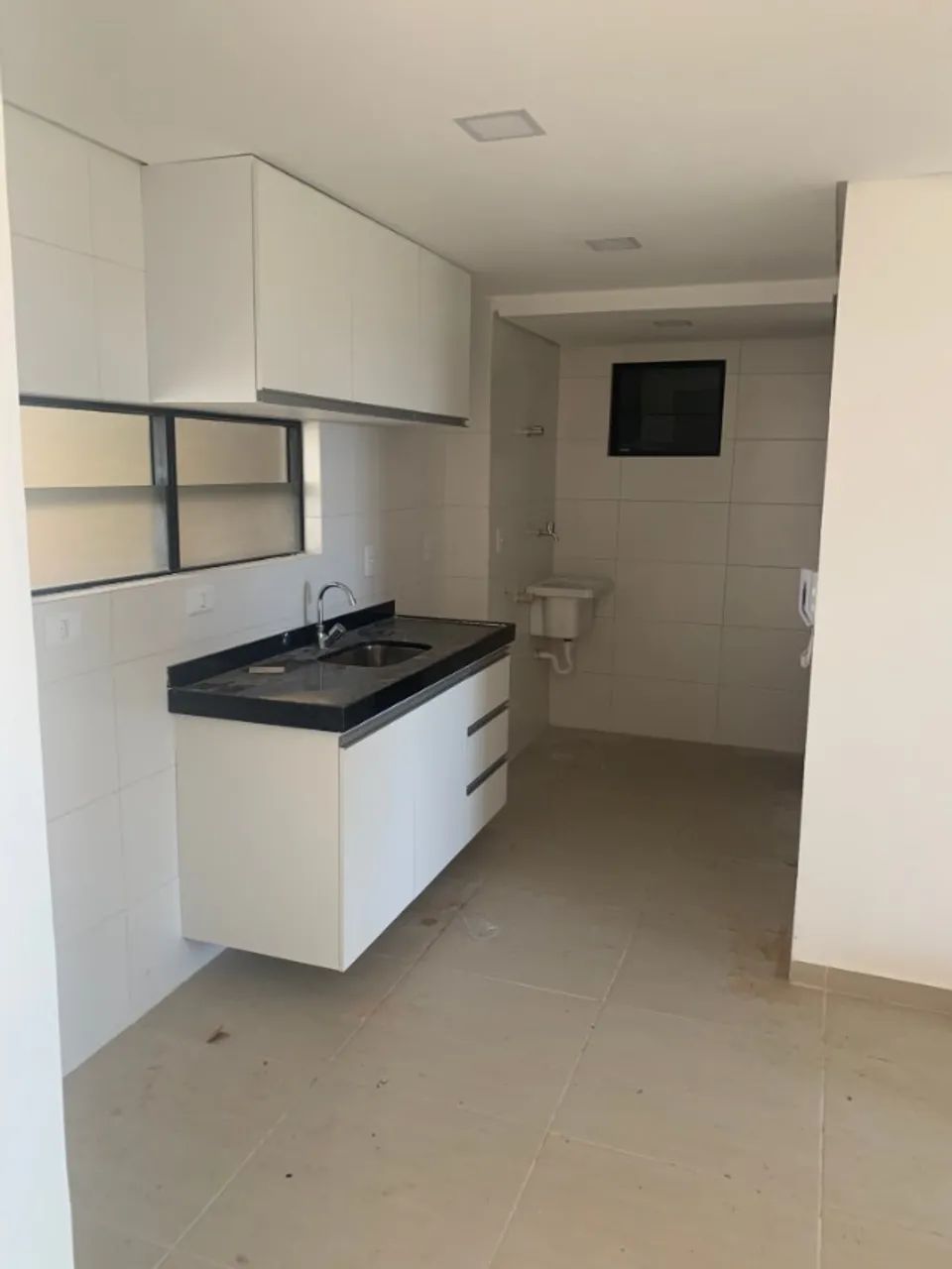 Amplo apartamento, no bairro do Farol, com 3 quartos - Foto 2