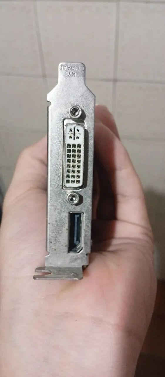AMD Radeon HD 6450 (OEM HP) - Foto 3