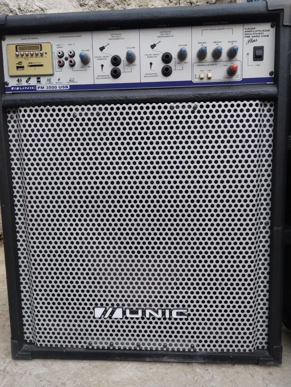 Caixa amplificada Unic pm 3500 usb