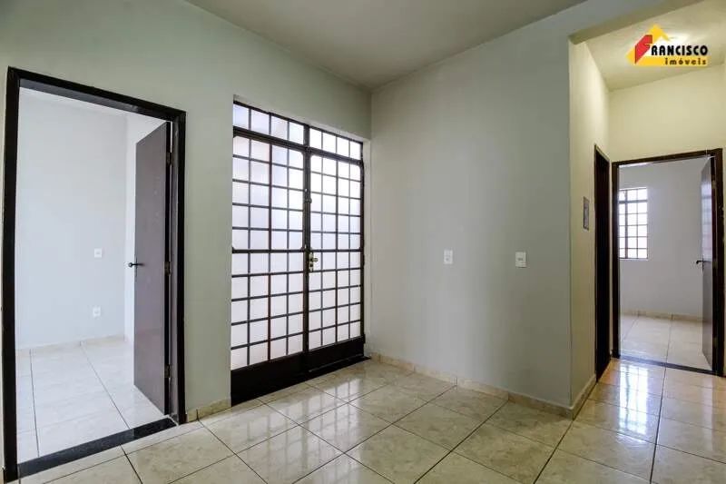 Casa para aluguel, 2 quartos, 1 vaga, Interlagos - Divinópolis/MG
