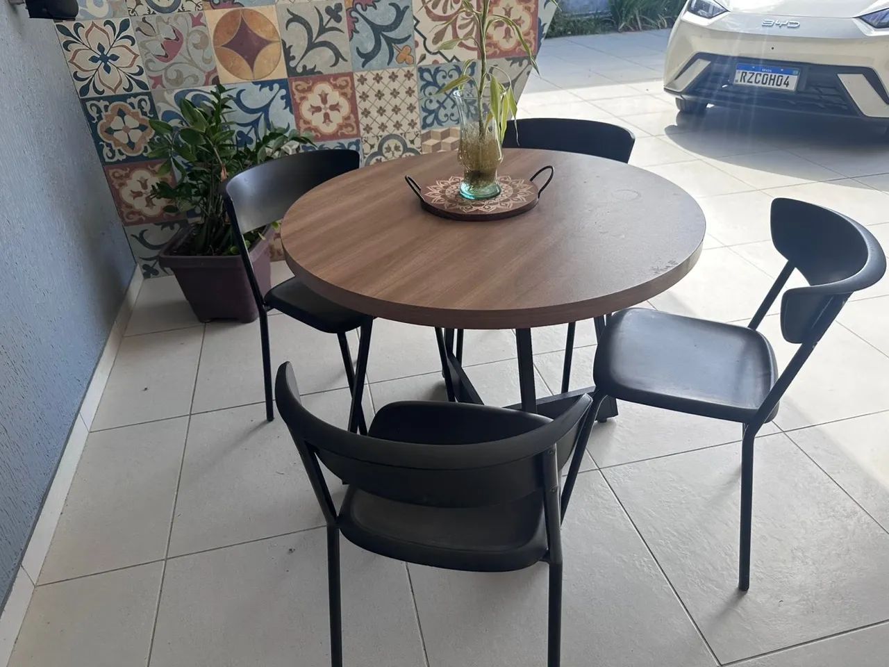Mesa com 4 cadeiras