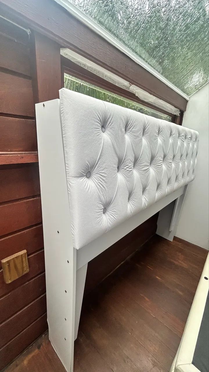 Guarda de cama com espaço interno