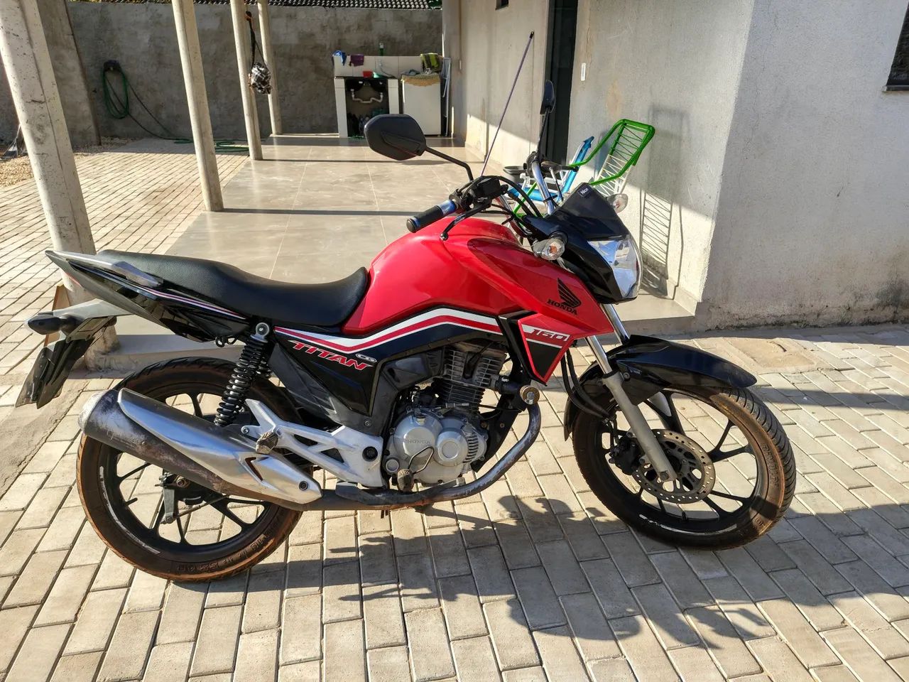 Titan 160 