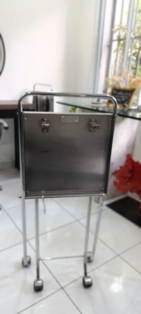 Carrinho Auxiliar inox para salão. - Foto 5