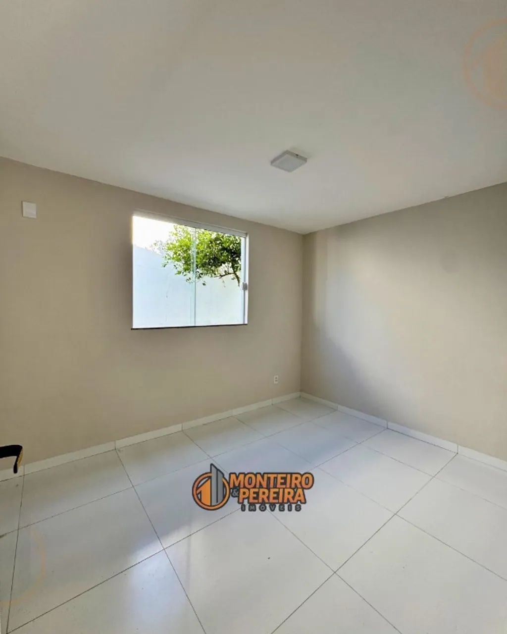 Casa com Quintal Grande e 4 Quartos - Foto 5