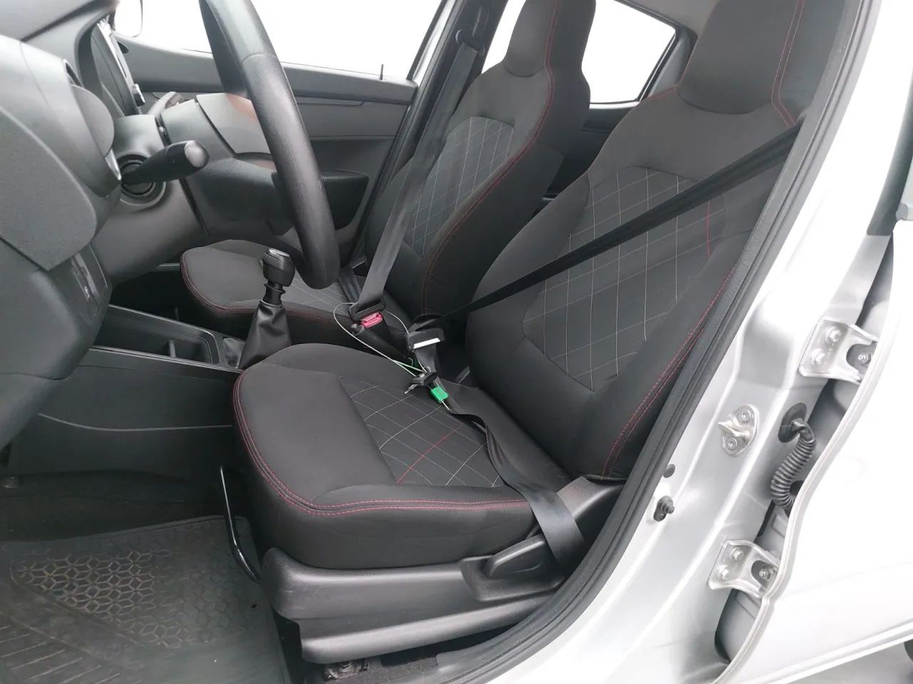 Renault Kwid 1.0 Zen, foto 16 de 18