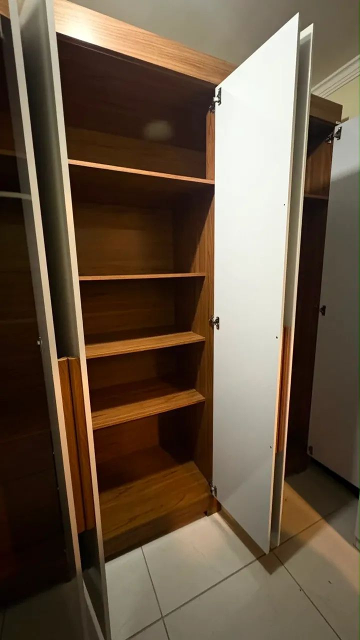 Guarda-roupa 6 portas - Foto 2