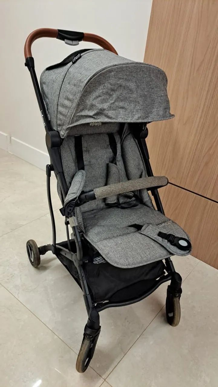 Carrinho de bebê Infantil Lucca