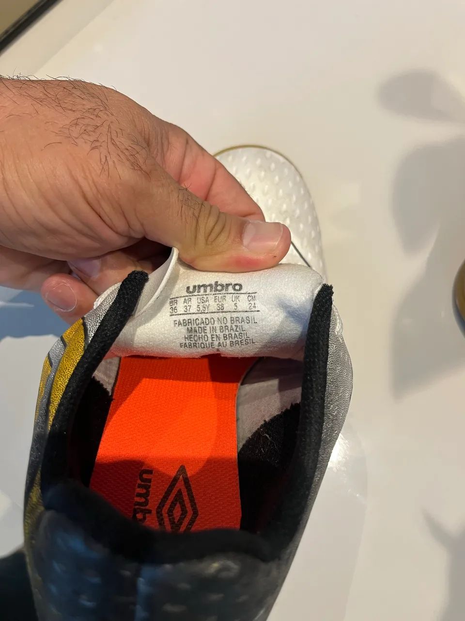 Chuteira Umbro 36 futsal warskin - Foto 3