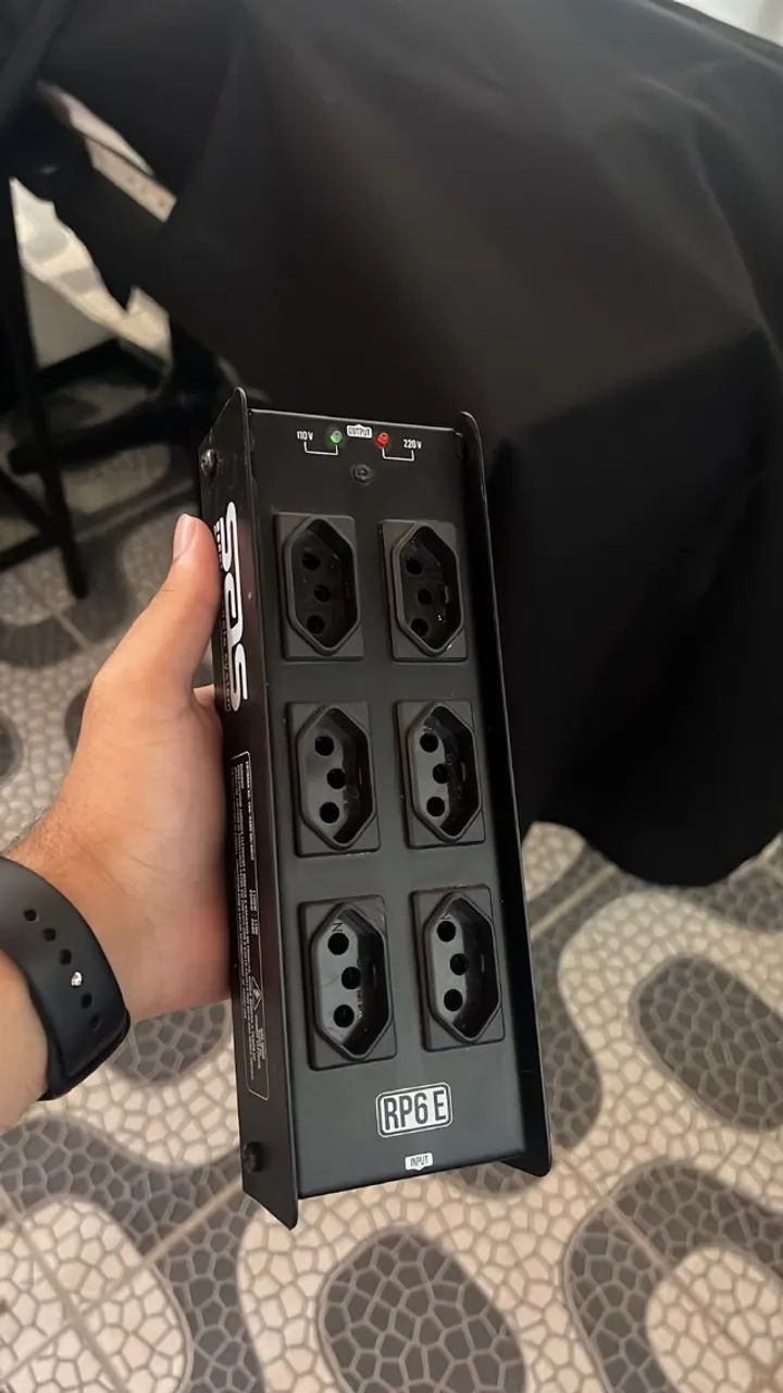 Réguas de energia RP6E