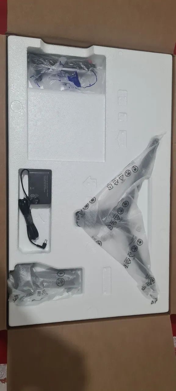 Monitor uhd417561976233021441