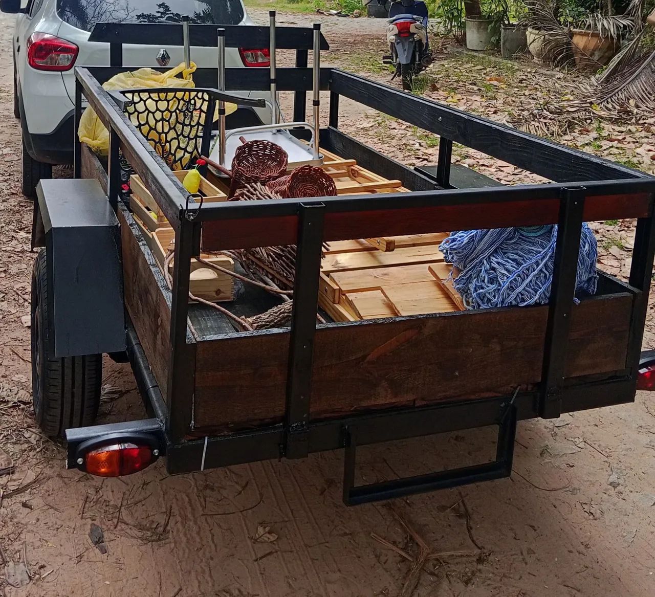 Vendo reboque o valor é r$ 5,500