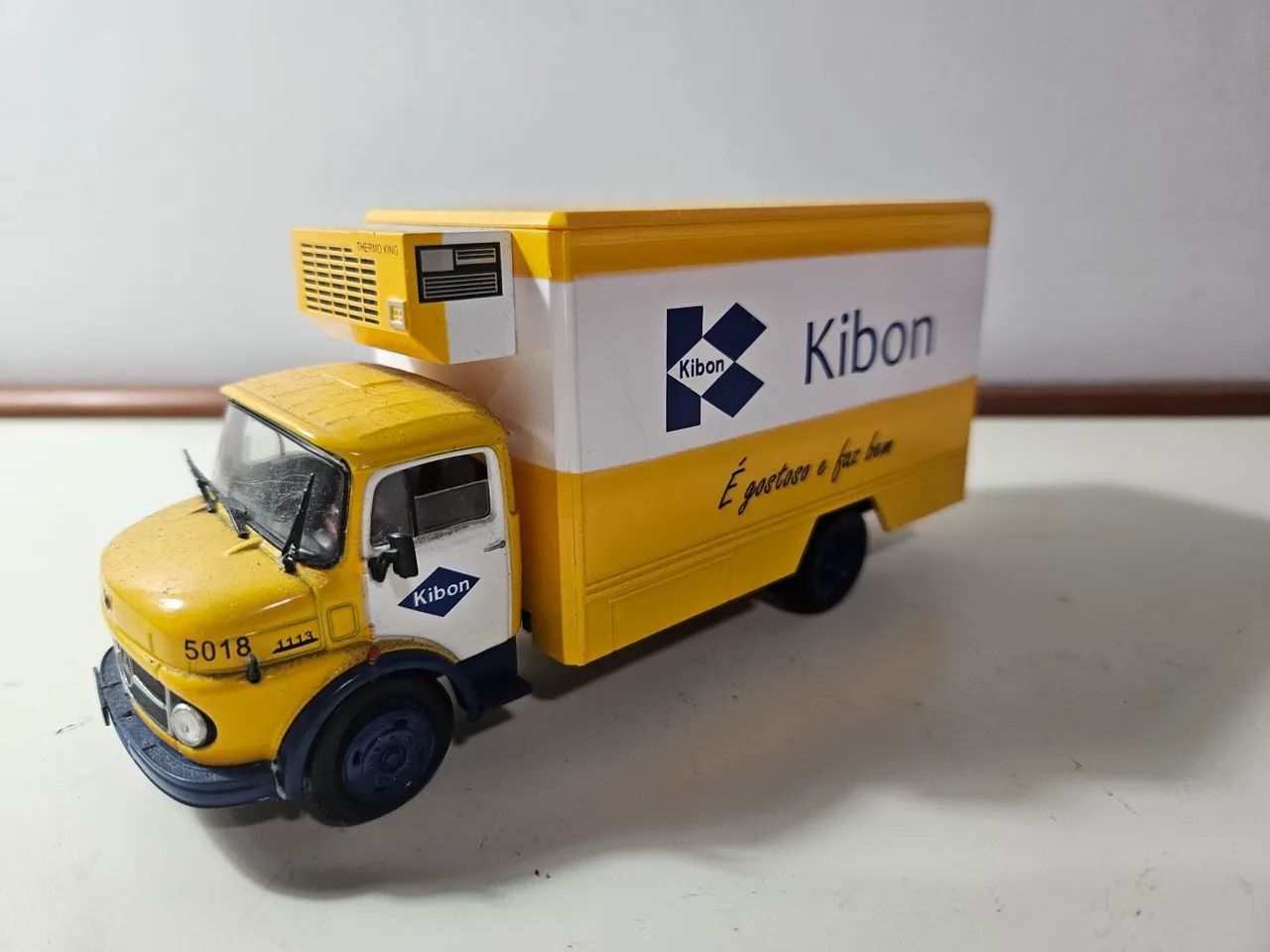 Caminhão réplica sorvete Kibon