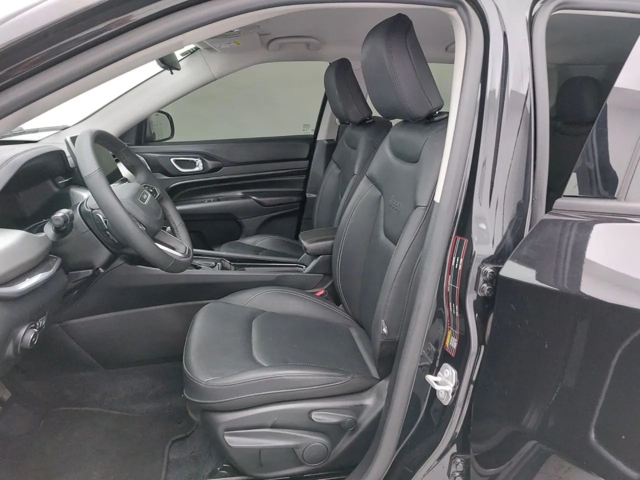 Jeep Compass LONG. T270 1.3 TB 4x2 Flex Aut., foto 16 de 18