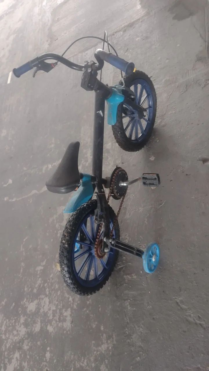 vendo uma bicicleta infantil 
