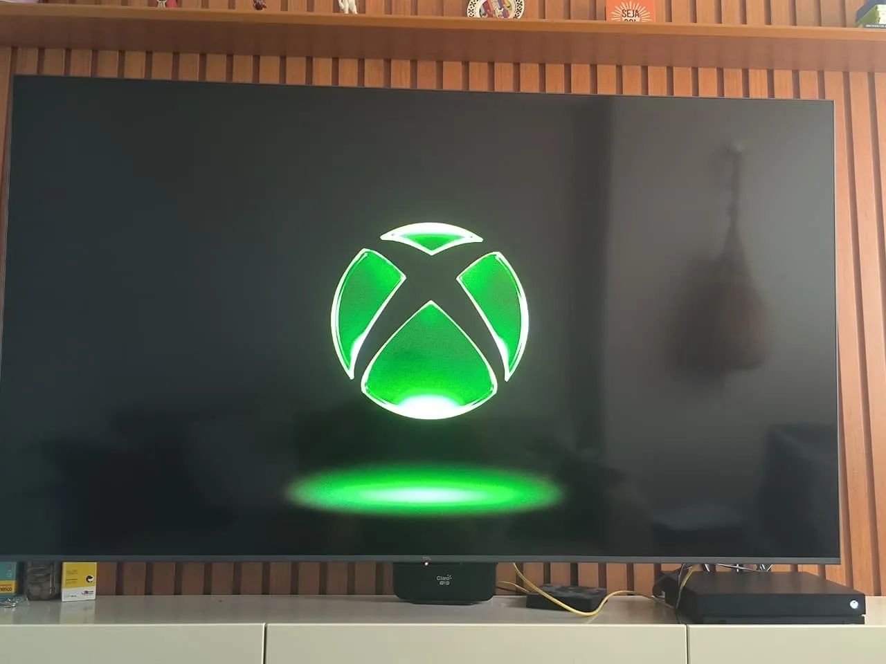 Xbox One X Usado + 2 controles  - Foto 3