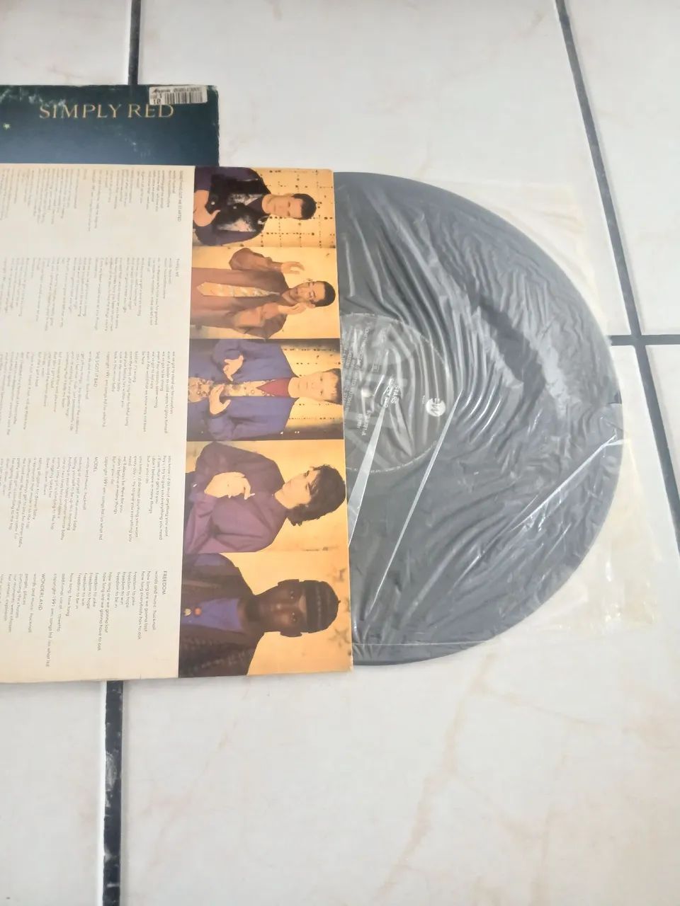 Lp Disco em Vinil Simple Red - Stars - Foto 4