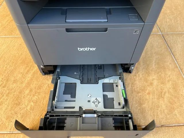 Impressora Multifuncional Laser Brother DCP-L5652dn - Foto 4