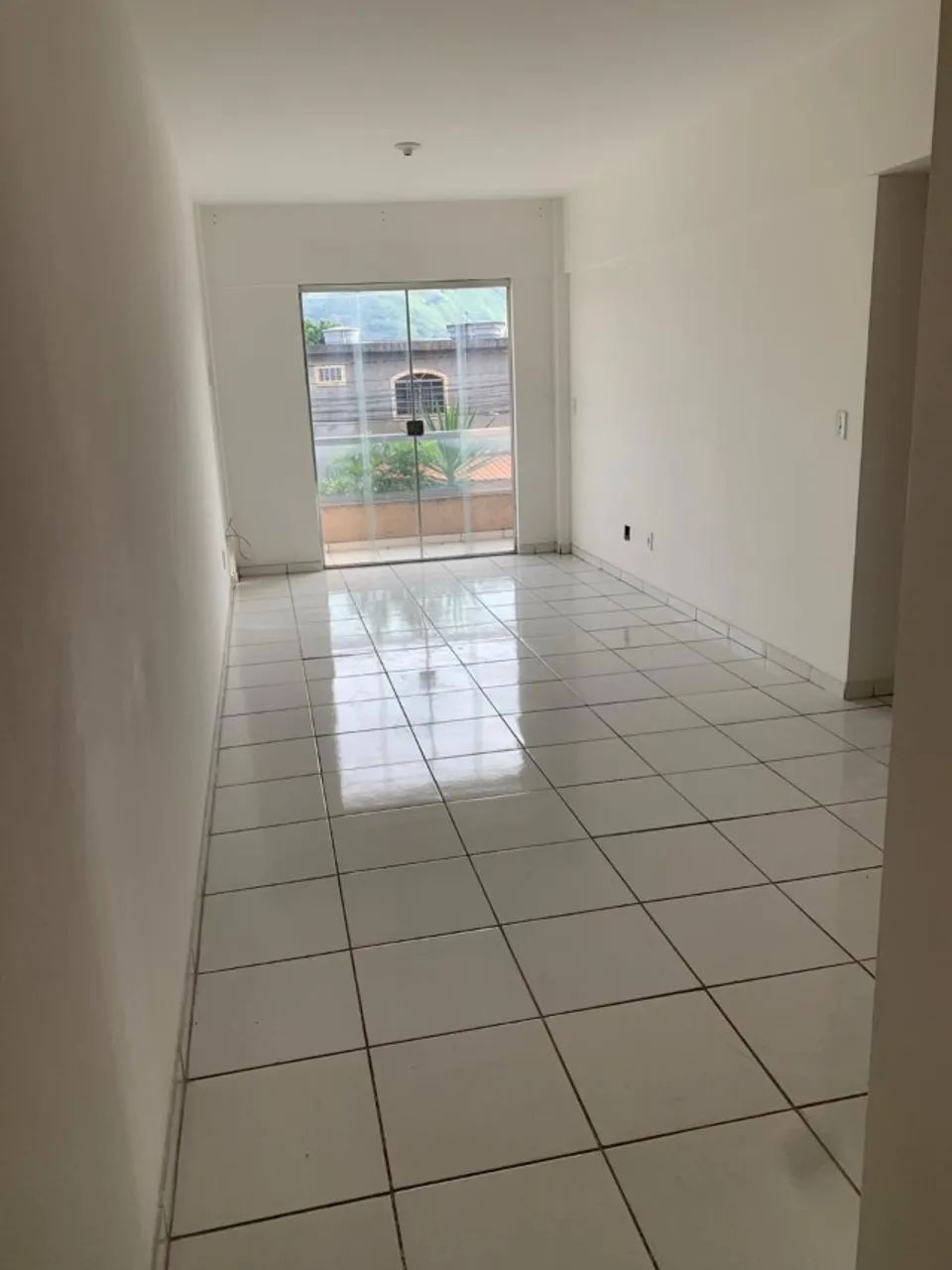 ALUGA-SE APARTAMENTO EM PADRE MIGUEL