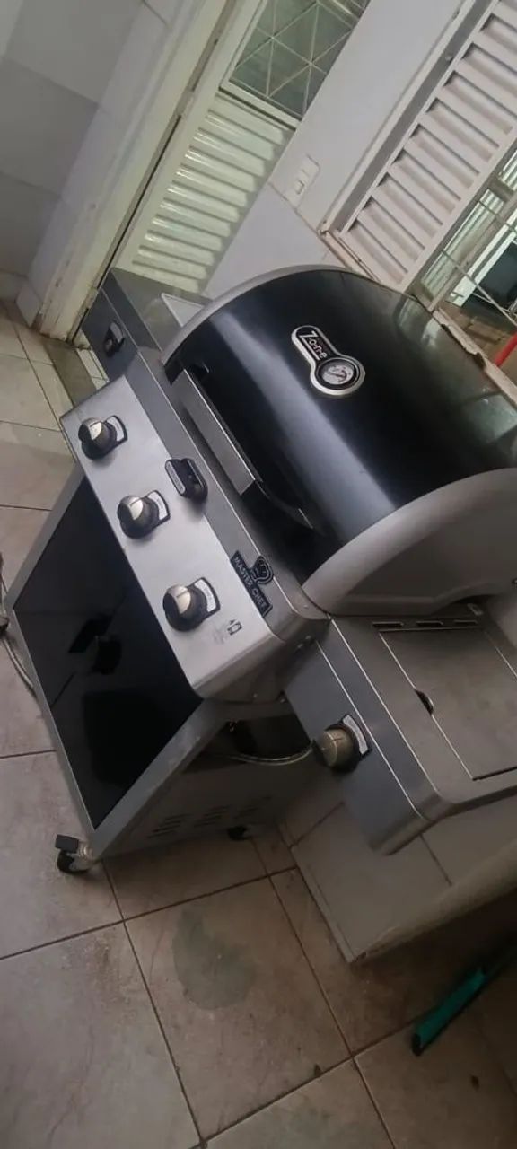 Vendo churrasqueira a gás 