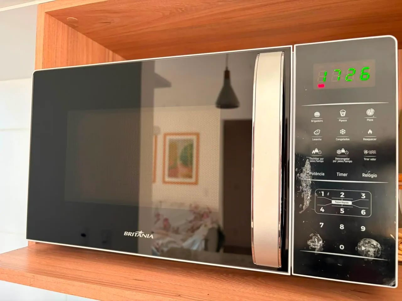 Microondas Britânia 20L