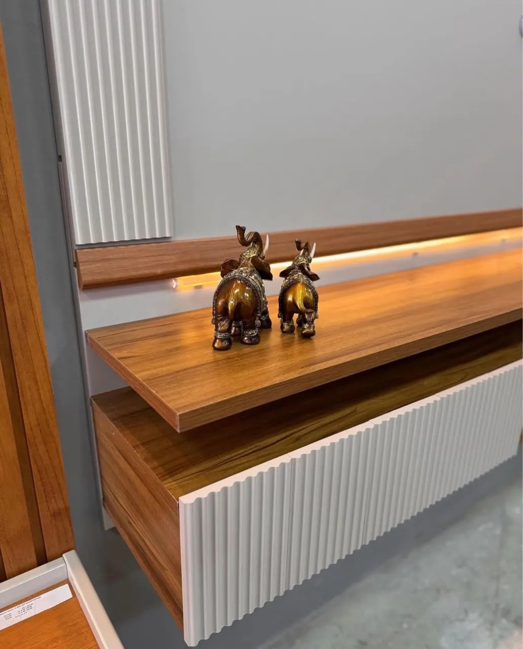 Painel NT1370 com Portas Deslizantes e Detalhe Canelado p/ TV até 75? - Entrega Imediata - Foto 4